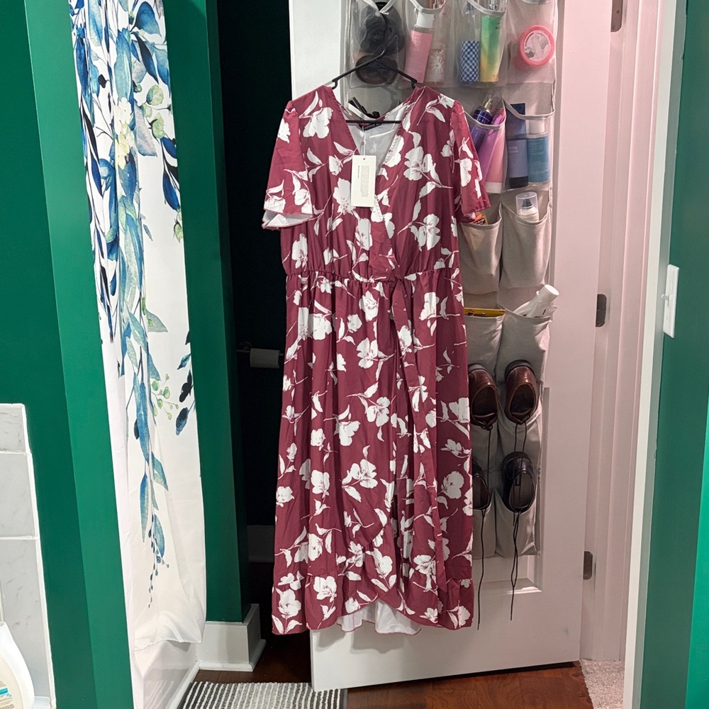 BloomChic Burgundy and White Floral Dress